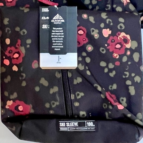 Dakine Ski Sleeve in Begonia NWT - Picture 1 of 11